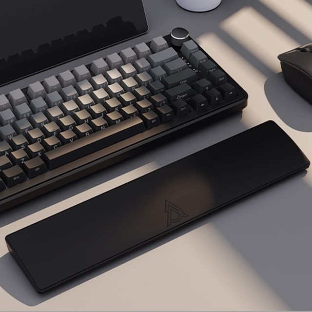 Ergonomische Handgelenkauflage von ALLOYSEED aus Memory-Schaum für Gaming-Tastaturen mit rutschfester Gummibasis in Schwarz oder Weiß - Bild 1