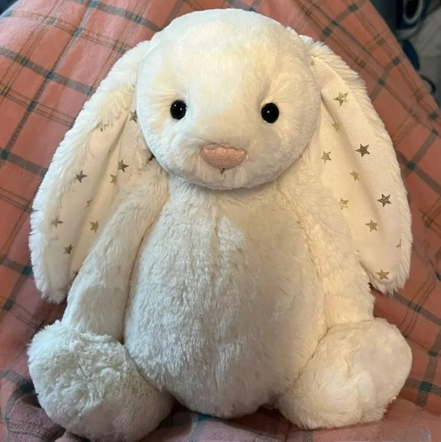 XUYUAN Bonnie Kaninchen Dekofigur mit Sternen in Weiß als Kawaii Schreibtischdekoration - Bild 1