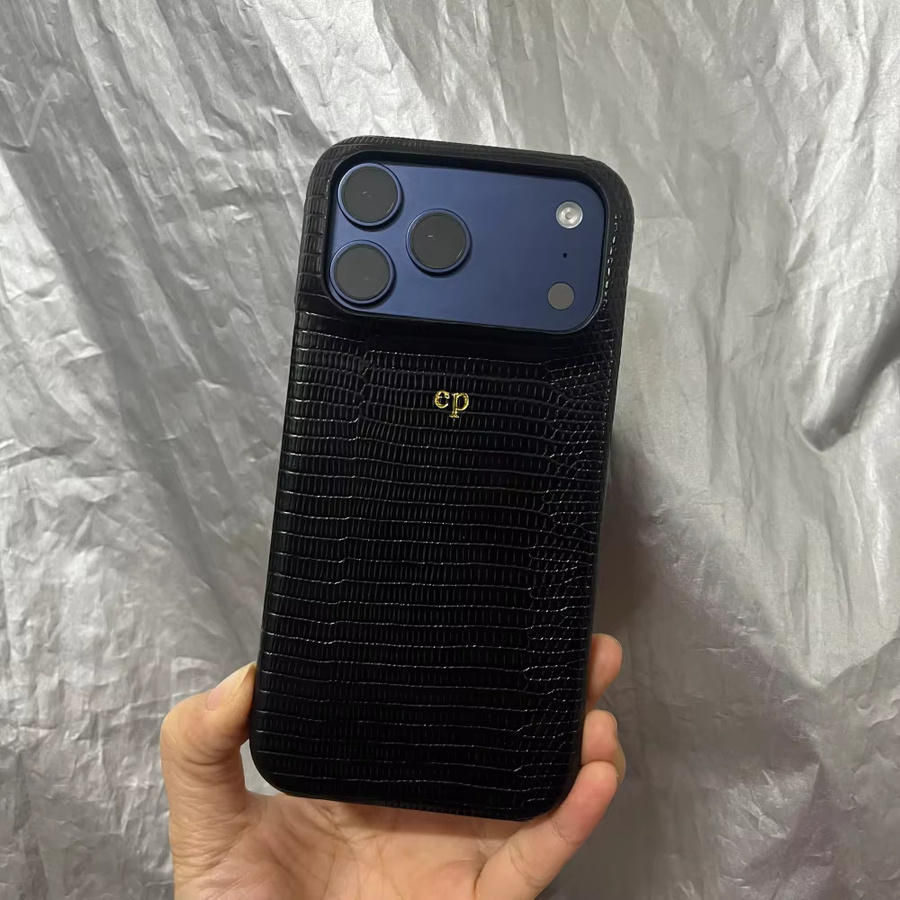YLUOYI Luxus Lederhülle mit personalisierten Gold-Initialen und Eidechsen-Prägung für iPhone 17 Pro Max 16 Pro 15 14 13 Pro Max, Farbe: Grün/Gold - Bild 2