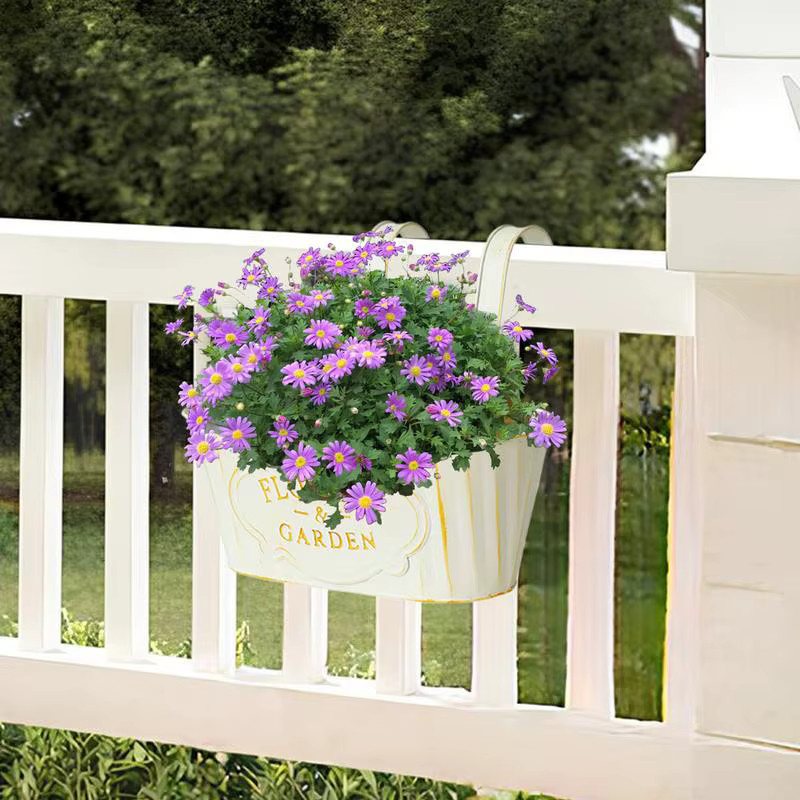 Hängender Blumentopf aus Metall in Blau für Garten und Zaun, B/T/H: 24,0 x 22,5 x 9,5 cm - Bild 2