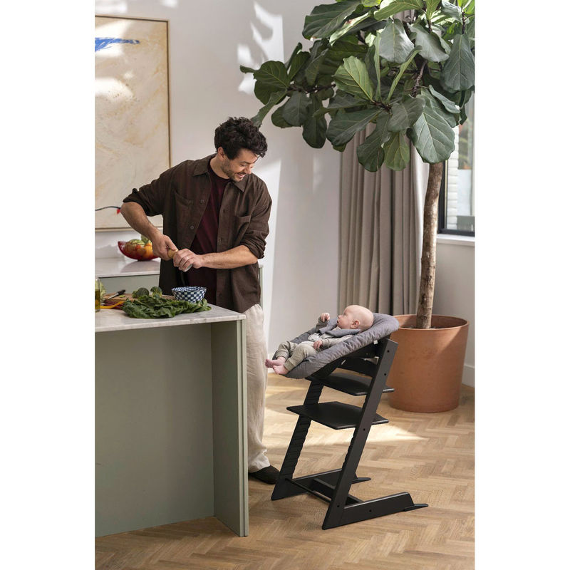 Stokke Tripp Trapp Treppenhochstuhl Bundle mit Newbornset in Deep Grey aus Buchenholz - Bild 5