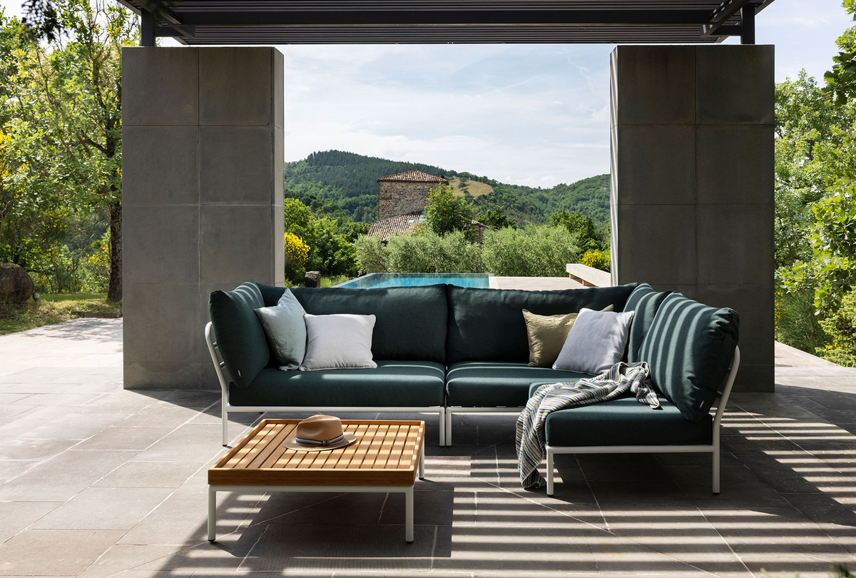 HOUE Level 2 Chaiselongue mit Kissen in Alpine und Gestell in Muted White - Bild 3