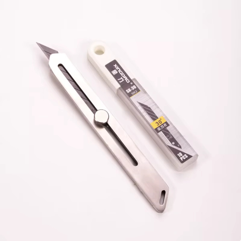 9-mm-Edelstahl-Universalmesser in Silber als Hochleistungs-Lederhandwerksmesser und DIY-Schneidewerkzeug mit einer Länge von 13,2 cm - Bild 3