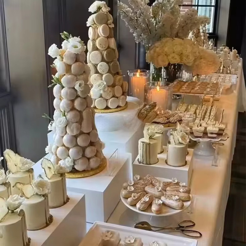 Goldene Buffet-Sockel-Säule als Dessert-Tisch und Tortenständer für Hochzeiten, Geburtstage und Feiern - Bild 3