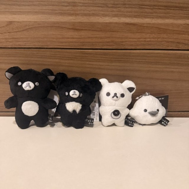 Bandai Rilakkuma Monochrom Schwarz-Weiß Plüsch-Schlüsselanhänger - Bild 1