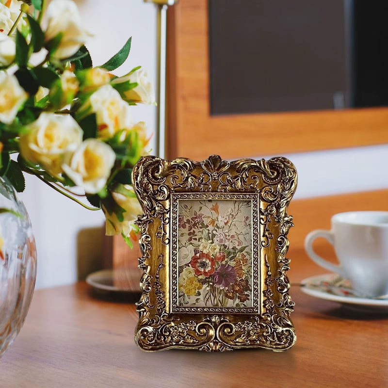 Kesoto Bilderrahmen aus Metall mit floralem Blumen-Prägemuster in Gold, rechteckig für Tischaufstellung oder Wandmontage - Bild 4