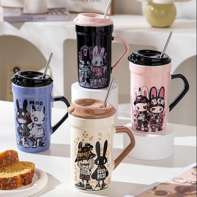 Keramiktasse Kleiner Hase mit Deckel und Löffel von Yiran Furniture, Schwarz, 580 ml - Bild 1
