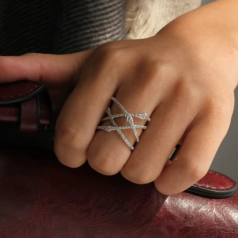 Huitan Special-interested Ring, Doppel Kreuz Design, Zirkonia, Silber, Damen - Bild 2