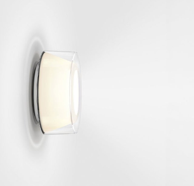 Serien Lighting Curling Wall XS LED-Wandleuchte mit transparentem Acrylglasschirm und konischem Reflektor in Warmweiß (3000K) - Bild 1