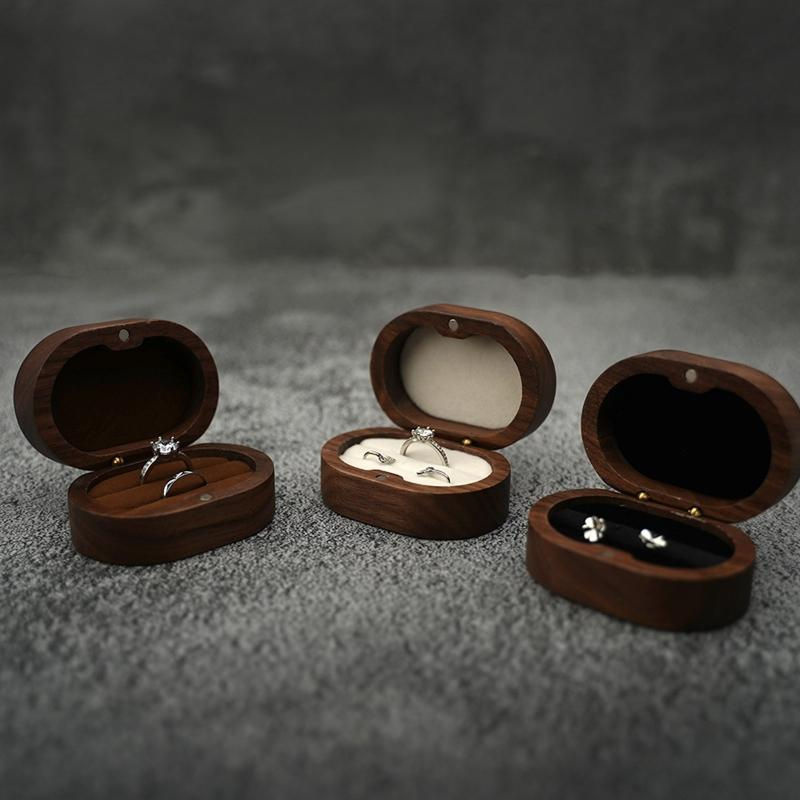 Wucifang Jewelry Verlobungsringbox aus Schwarznuss-Massivholz, ovaler Ringorganisator in Schwarz und Braun für Hochzeit und Heiratsantrag - Bild 4