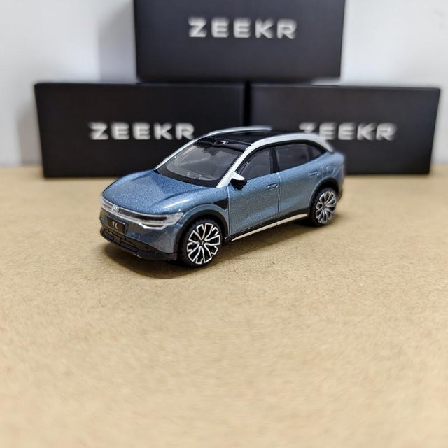 Linyi toy car Zeekr 7X SUV, Auto Modell, 1:64, Metall, Blau, ab 18 Jahre - Bild 1