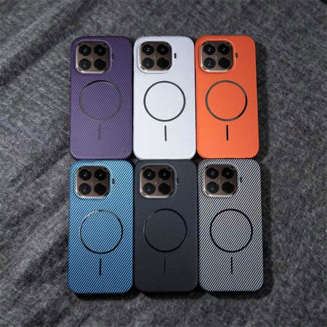 Magnetische MagSafe Schutzhülle aus Hartplastik mit Kohlefaser-Design für Xiaomi Mi 17T Pro, Xiaomi Mi 17T und 15T Pro in Schwarz - Bild 1