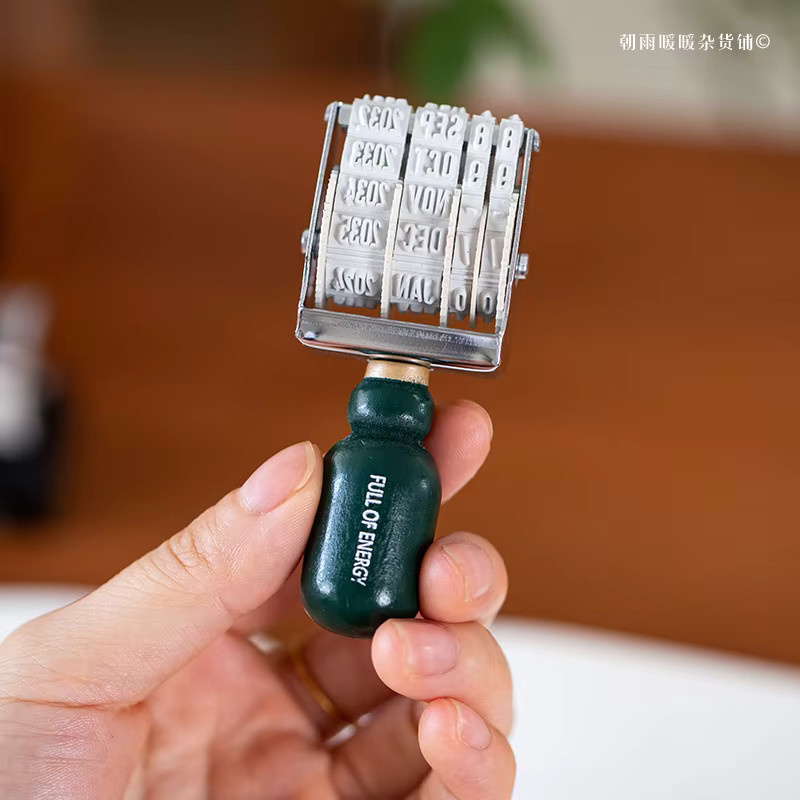 Chaoyu Retro Datumsstempel mit Holzgriff und einstellbaren englischen Zahlen für Tagebuch und DIY-Projekte - Bild 2