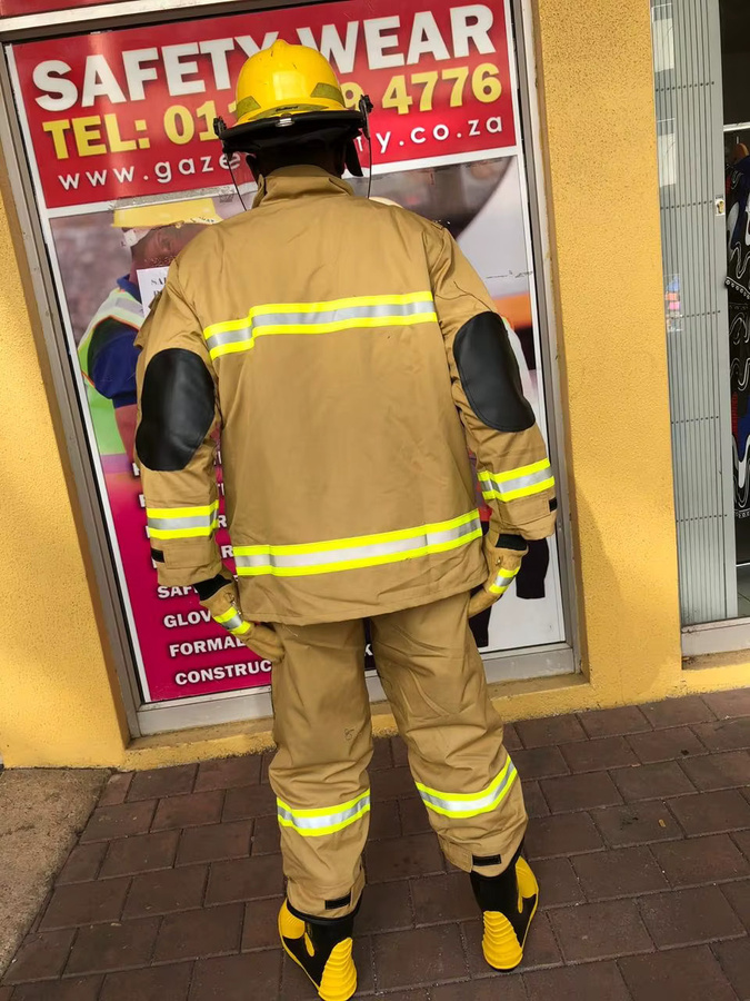 Dingtop Safety Feuerbeständiger Anzug EN469 Professionelles Feuerwehr-Kleidungsset in Beige mit reflektierenden Streifen, wasserdicht und thermisch isoliert - Bild 3