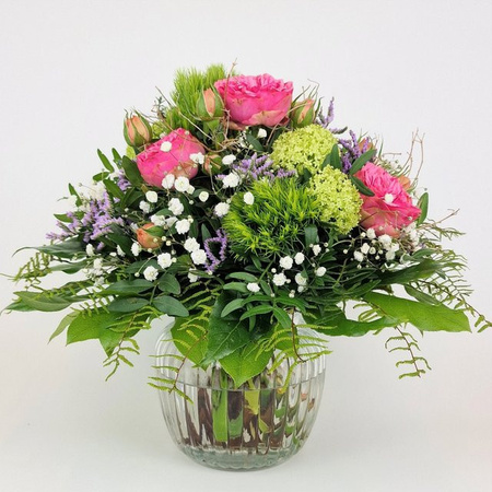 Blumenversand Edelweiß Blumenstrauß Rosen Pink Greenery Gypsophila