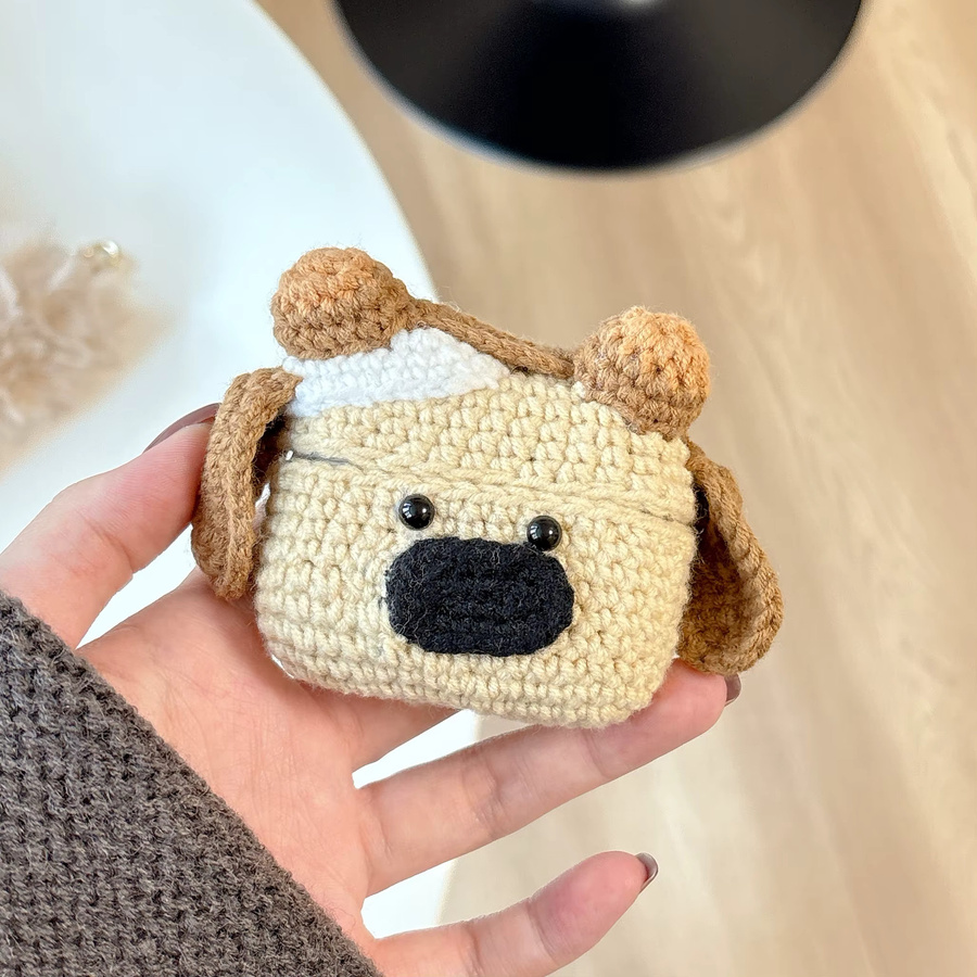 Flauschige Plüsch Schutzhülle im 3D Cartoon Space Dog Design für Apple AirPods Pro, 1, 2 und 3, in Grau oder Beige - Bild 3