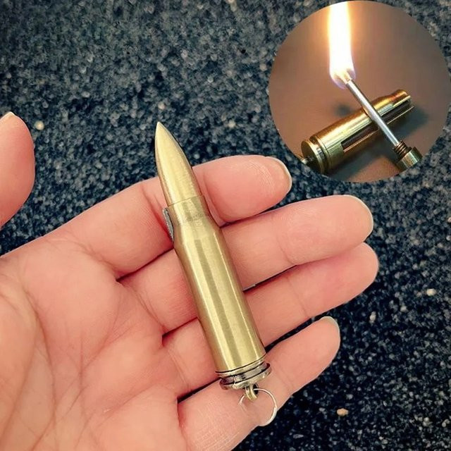 Multifunktionales Mini Metall Feuerzeug mit Taschenlampe und Streichholzfunktion für Outdoor und Camping in Silber oder Gold - Bild 1
