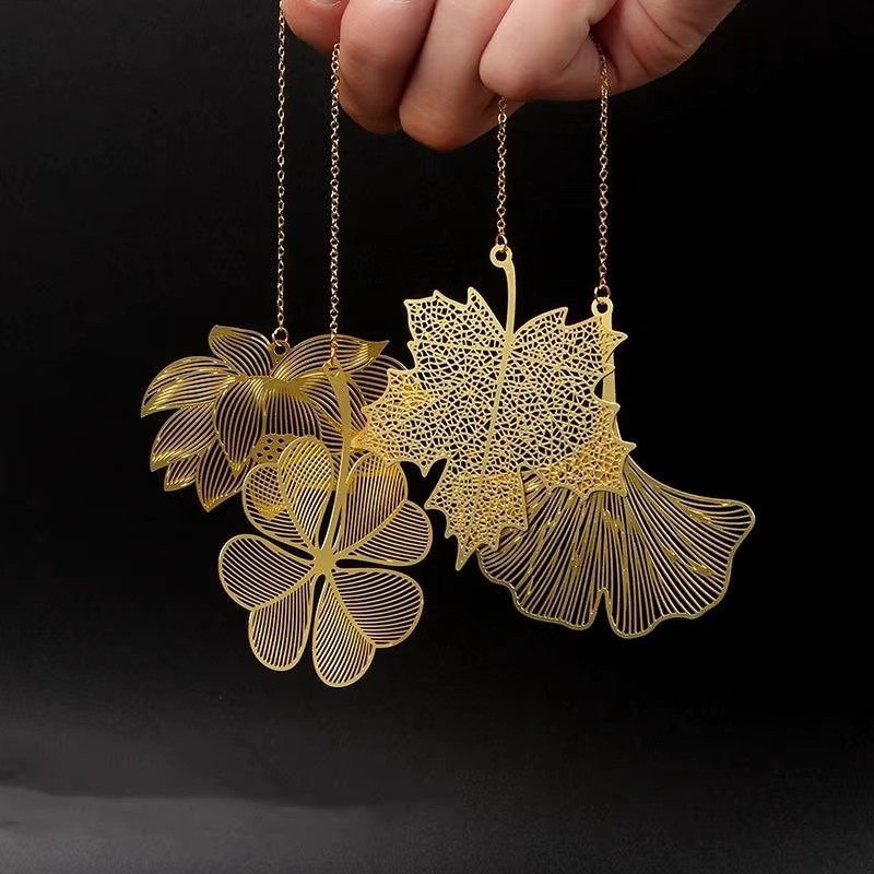 CHENJ Retro Metall Lesezeichen in Gold mit Ginkgo Biloba, Ahornblatt oder Lotus Motiv im chinesischen Stil - Bild 3