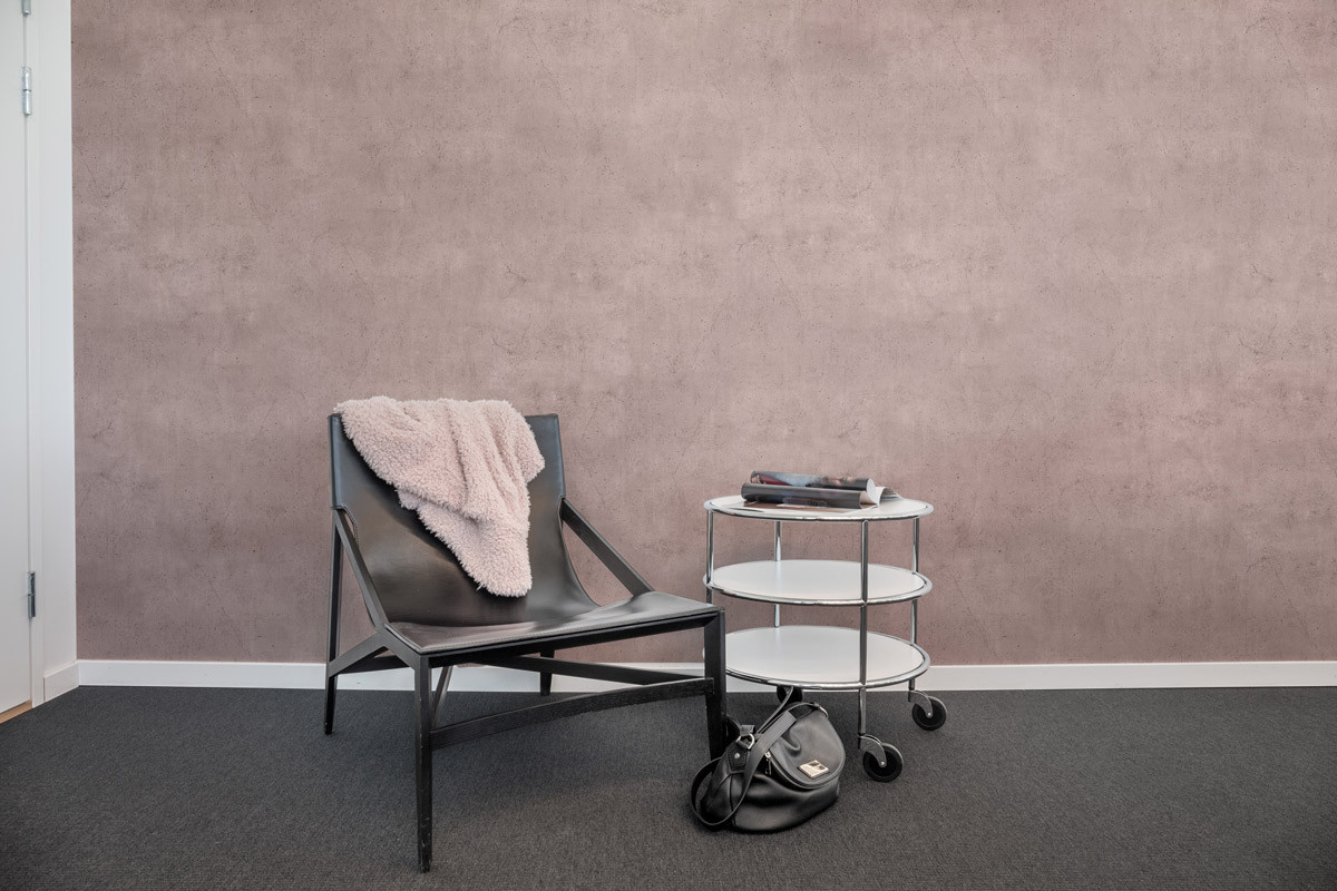 Rebel Walls Mural Solid Blush Wandtattoo in Grau und Pink im abstrakten Industrial-Design aus Vlies - Bild 1