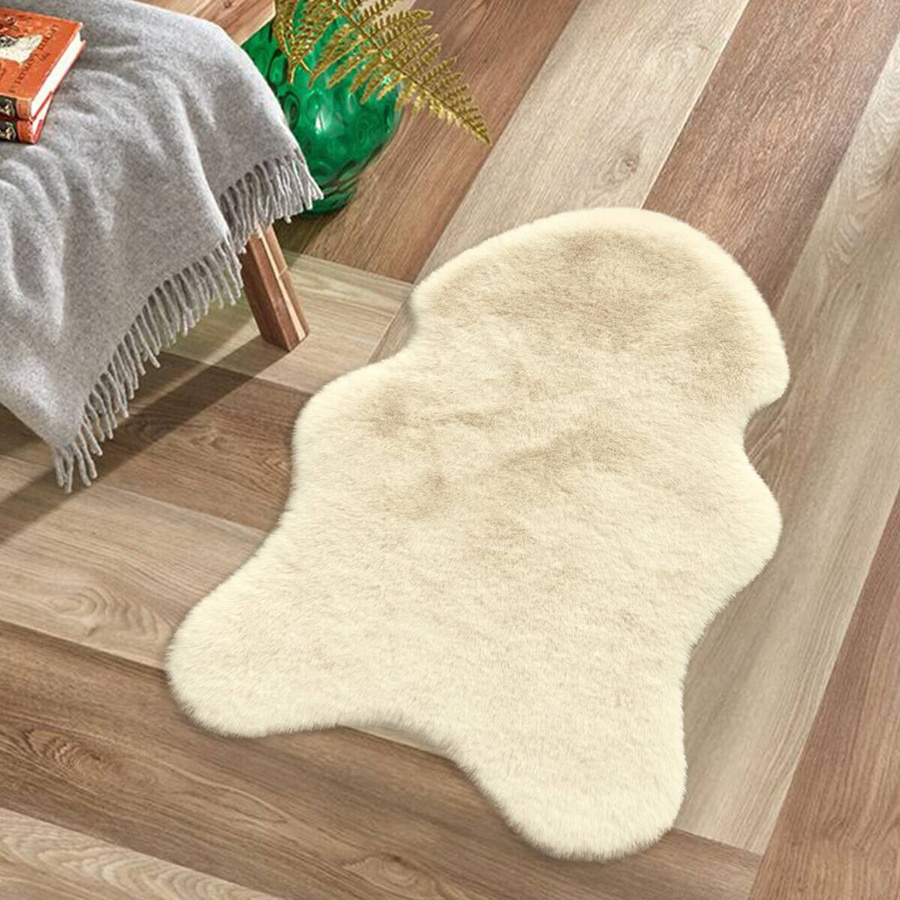 Fellimitat Moya in Beige aus Kunstkaninchenfell, waschbar, B/L: 40 x 57 cm - Bild 2