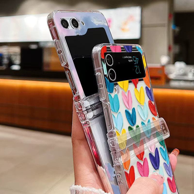 Transparente Handyhülle mit Liebesherz-Muster für Samsung Galaxy Z Flip 8, Z Flip 7 FE, Z Flip 6, Z Flip 5 und Z Flip 4 aus hartem PC-Material - Bild 2