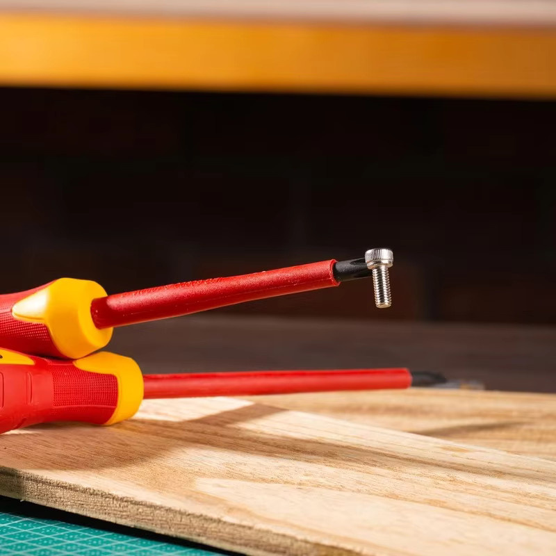 Deli isoliertes Schraubendreher-Set für Elektriker mit Schlitz und Phillips, magnetische VDE-Spitzen, Farbe: Rot - Bild 2