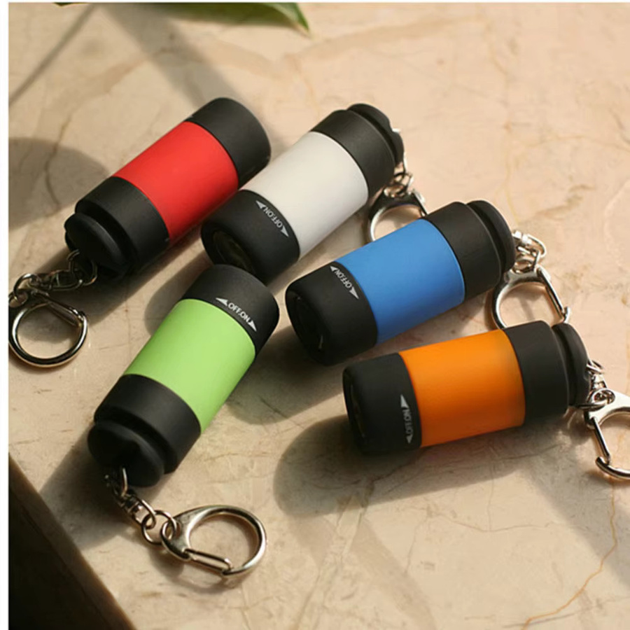 Hersteller Direct Batch Mini-Taschenlampe mit LED und USB-Aufladung als praktischer Schlüsselanhänger aus Kunststoff - Bild 2