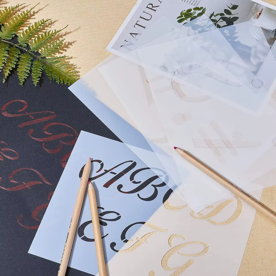 44-teiliges Schablonen-Set aus Kunststoff mit Buchstaben und Zahlen für DIY-Zeichnungen und Malarbeiten auf Holz - Bild 3