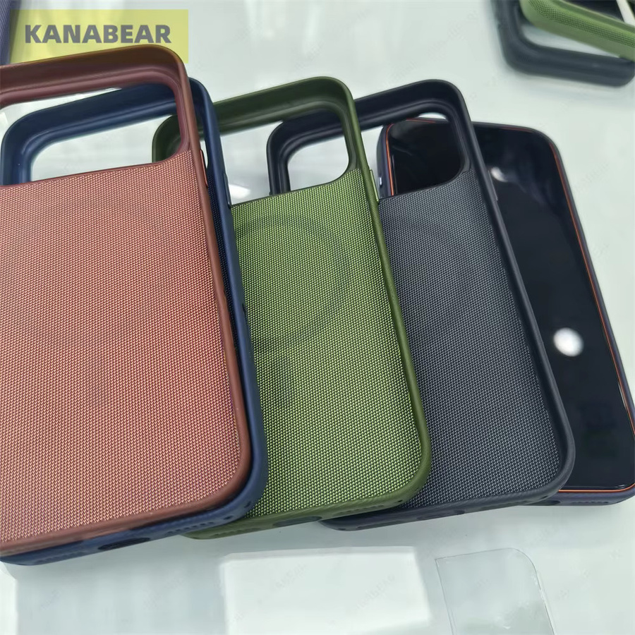 TechWoven Magnetische Schutzhülle für iPhone 15 16 17 Pro Max und 17Air in Green Multicolour - Bild 2
