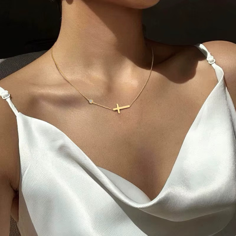 XIYANIKE Halskette, Edelstahl, Gold, Kreuz Form, Damen, Vintage - Bild 2