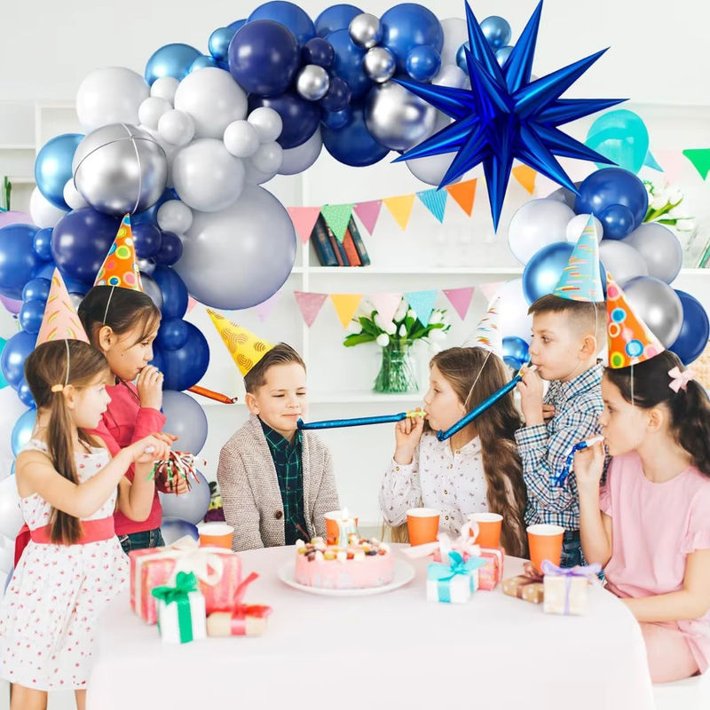94-teiliges Ballon-Set aus Aluminiumfolie in Blau und Weiß für deine Party-Dekoration bei Hochzeiten oder Abschlussfeiern - Bild 3