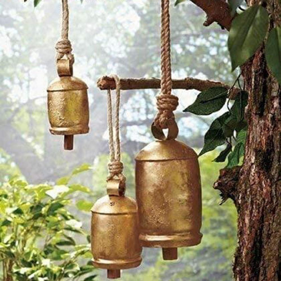 Handgemachte Kuhglocke aus Kupfer und Messing im Shabby-Landhaus-Stil, Goldfarbenes Windspiel als hängendes Ornament - Bild 2