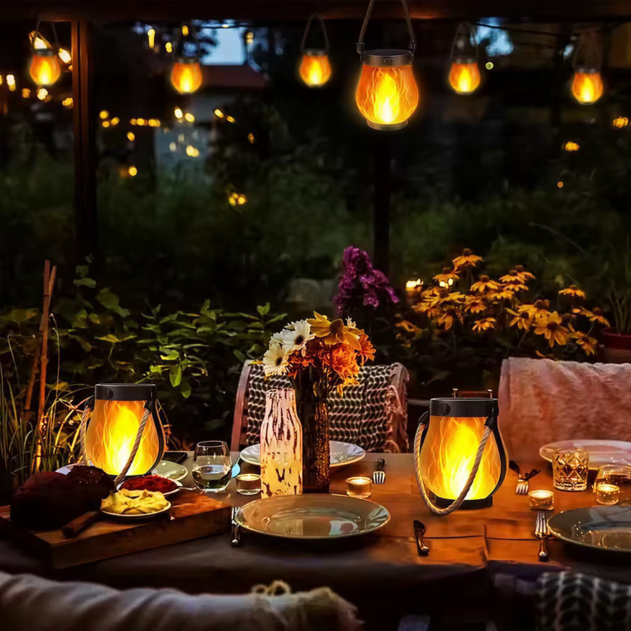 Solar-Laterne mit Flammeneffekt in Schwarz, IP65 wasserdichte Solar-Außenlampe für Garten und Terrasse mit Haken und Typ-C-Ladung, B/H/T: 12,0 x 25,5 x 4,0 cm - Bild 5