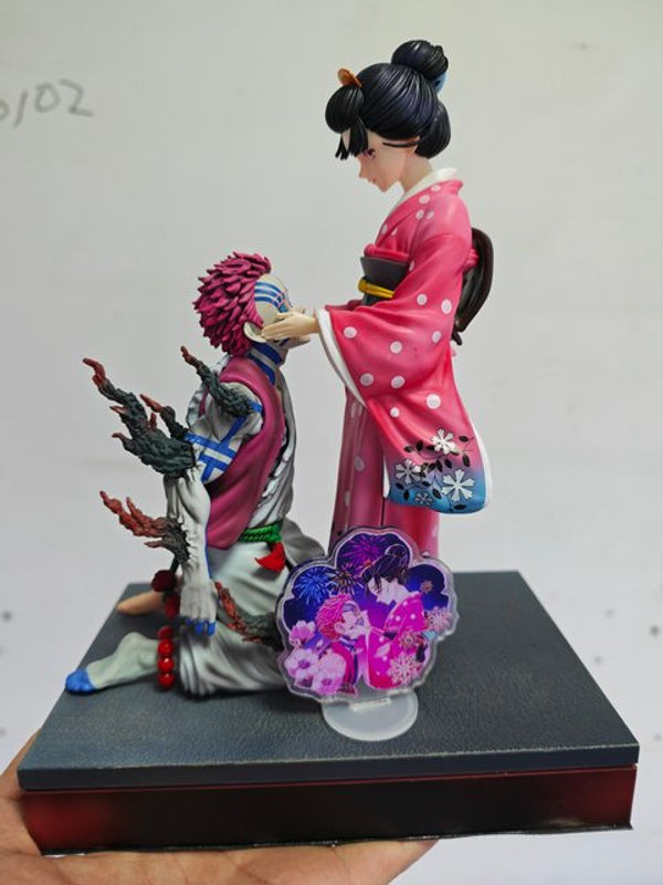 Bandai Demon Slayer Akaza und Koyuki Anime-Figur aus Kunststoff, mehrfarbige Sammlerstatue als Desktop-Dekoration - Bild 1