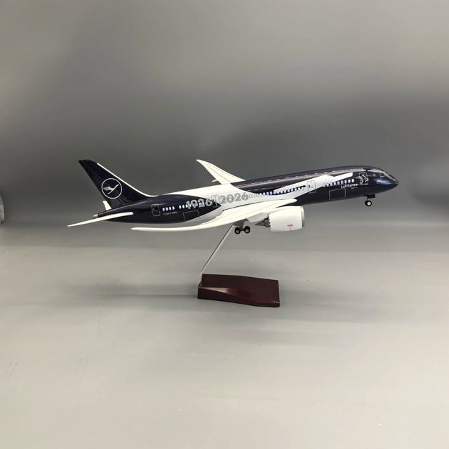 ZOCO B787 Lufthansa 100th Anniversary Edition Flugzeugmodell, Maßstab 1:43, mit LED-Beleuchtung - Bild 1