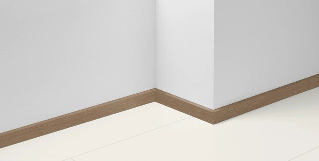 Parador Dekorsockelleiste SL 3 D141 Eiche Braun mit Kabelkanal, B: 220 cm, H: 4 cm, T: 1,6 cm - Bild 1