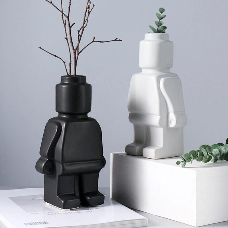 Nordische Roboter Vase Blockmann aus Harz als kreatives Desktop Ornament für deine Heimdekoration, Höhe: 19,8 cm, Breite: 11,0 cm, Tiefe: 6,5 cm - Bild 5