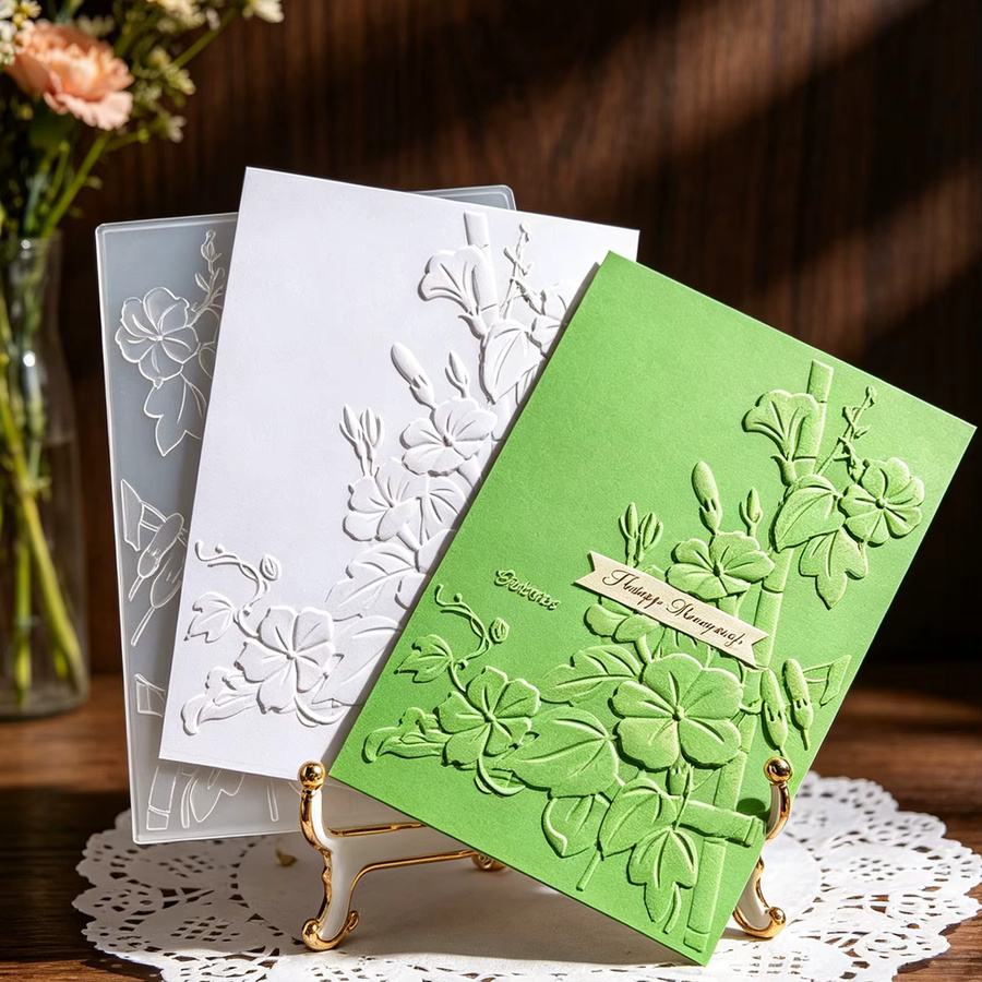 Handgefertigte Grußkarte mit geprägtem Morgenblumen-Design und Kletterpflanzen-Blumencluster-Muster aus Papier - Bild 2