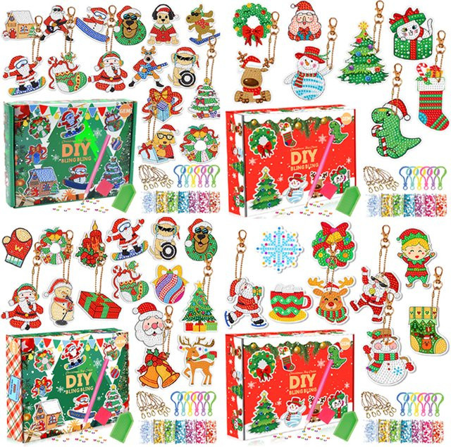 Datgo DIY Diamantmalerei Weihnachten Schlüsselanhänger als bunter Acryl-Anhänger für Kinder und zur Dekoration - Bild 1