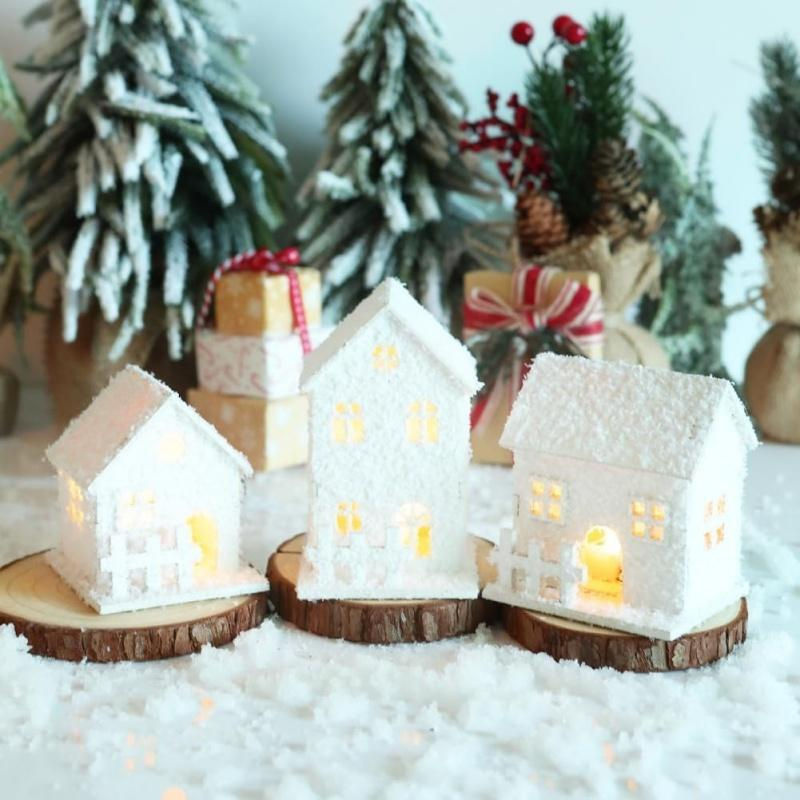 Fashnics LED-beleuchtete Weihnachtsdorfhäuser aus Holz in Braun und Weiß zur Weihnachtsdekoration - Bild 2