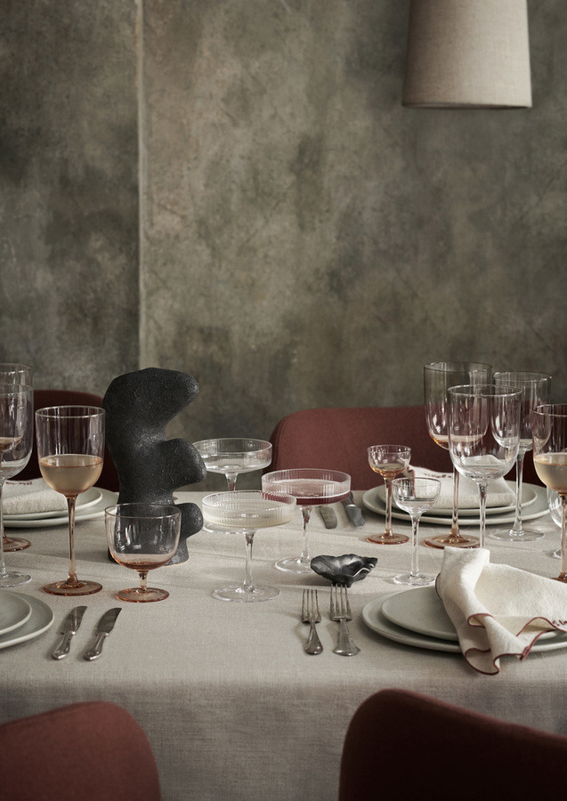 Ferm Living Yara Vase aus Keramik in organischer Form - Bild 2