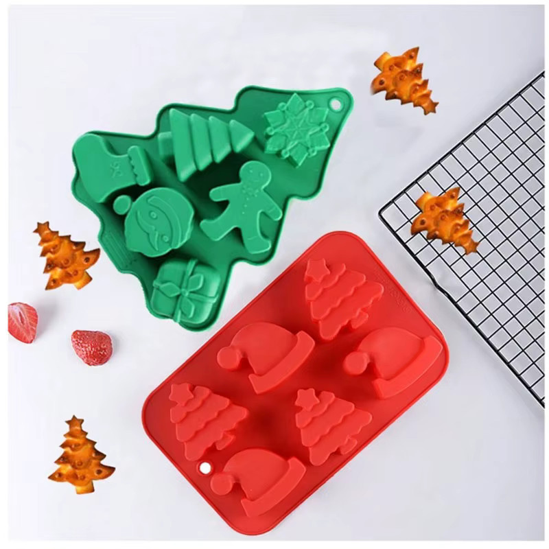 Weihnachts-Silikonform-Set in Türkis für Backen und DIY-Süßigkeiten mit Motiven wie Weihnachtsbaum, Schneemann, Kranz und Rentier - Bild 1
