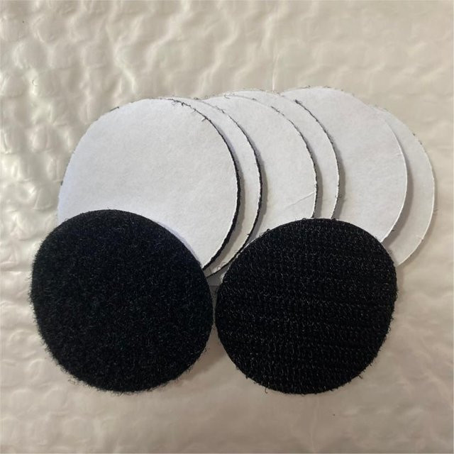 Doppelseitige Aufkleber zur Teppichbefestigung und Anti-Rutsch-Matten von Household supplies MH in Schwarz und Weiß, 2 Stück - Bild 1