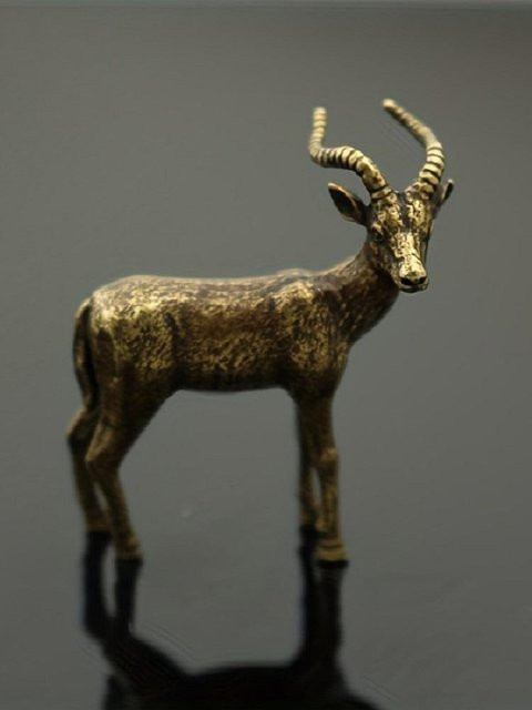 Yiran Furniture Messing Skulptur Schaf als Desktop Ornament in Gold und Bronze im pastoralen Stil - Bild 1