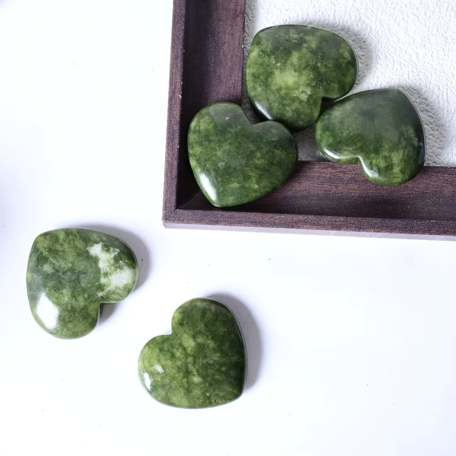 CrystalHola Xiuyu-Jade-Kristall in Herzform, grün - Bild 3