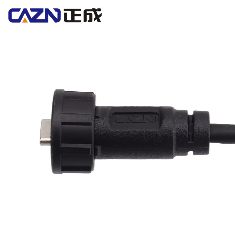 CAZN Wasserdichtes USB-C-Kabel in Schwarz mit Bajonett-Verschluss - Bild 2