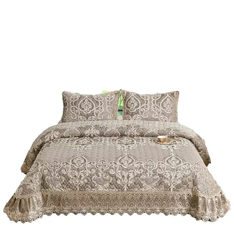 3-teiliges Luxus Bettwäsche-Set im europäischen Stil mit Brokat-Jacquard, Stepp-Tagesdecke, Spitzenrüschen, Matratzen-Topper und Kissenbezügen - Bild 2