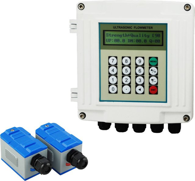 AERMANDA TUF-2000SW Ultraschall-Durchflussmesser Wandmontiert Digitaler Wasserdurchflussmesser mit RS485 Klemmsensor in Weiß - Bild 1
