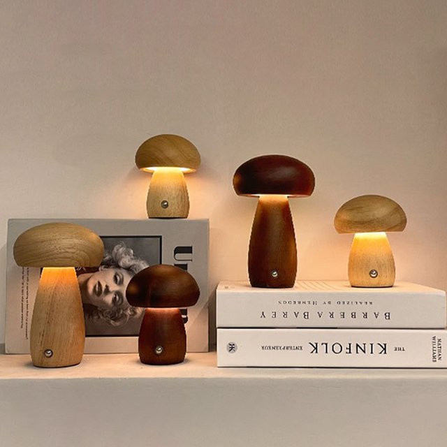 Lyfs Holzpilz Nachtlicht aus Walnuss und Buchenholz, dimmbare LED Schreibtischleuchte mit Touch-Schalter und USB-Akku, warmweißes Licht - Bild 1