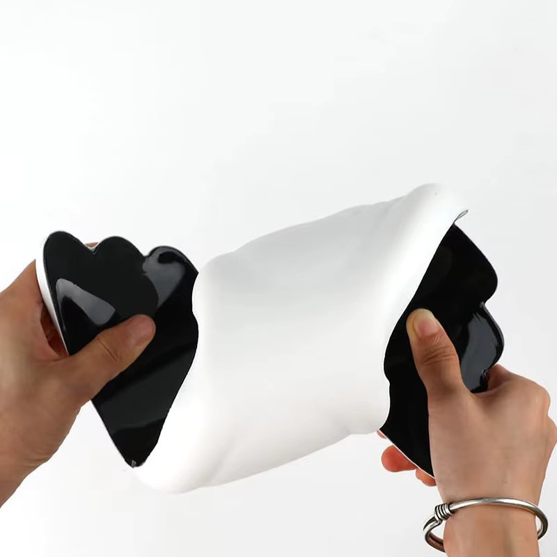 Ergonomisches Handgelenkauflage-Set in Flügelform aus Memory Foam mit rutschfestem Silikon für Tastatur und Maus in Weiß - Bild 4
